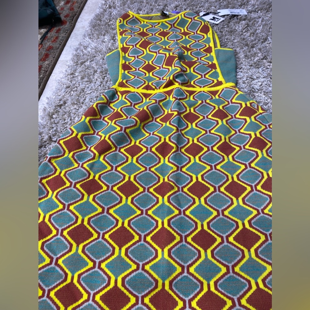 Dress with tag
Size 42
Brand missioni